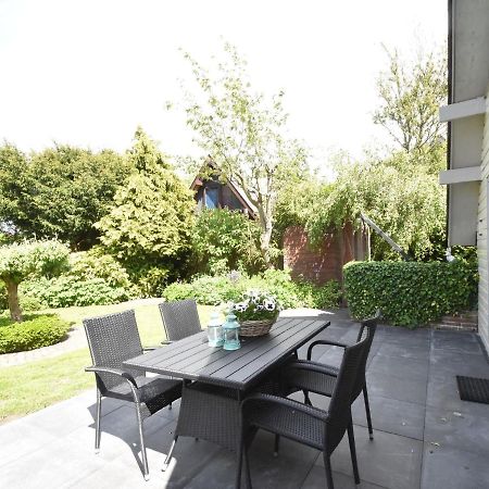 Balmy Holiday Home In Tuitjenhorn With Fenced Garden Exterior foto